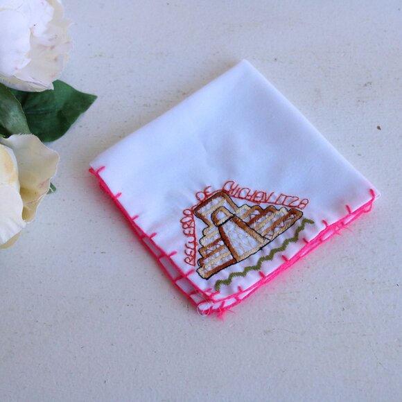 Vintage Handkerchief,  Chichen Itza Mayan Mexico Souvenir, Embroidered Cotton - Picture 4 of 10